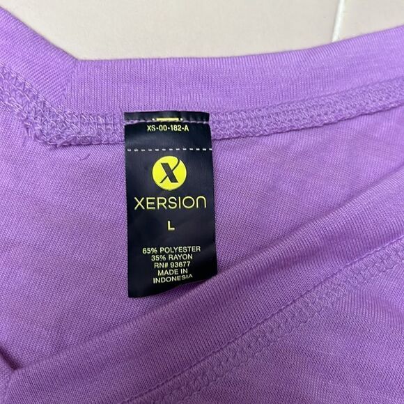 Xersion T-shirt Size Large  - Picture 2 of 4